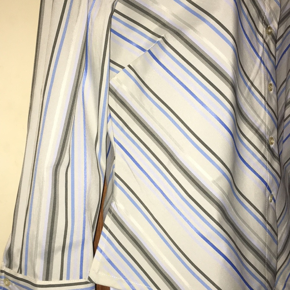 Button up blouse - Picture 4 of 7